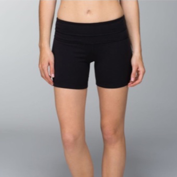 Lulu Lemon Reverse Groove Short - Picture 1 of 12